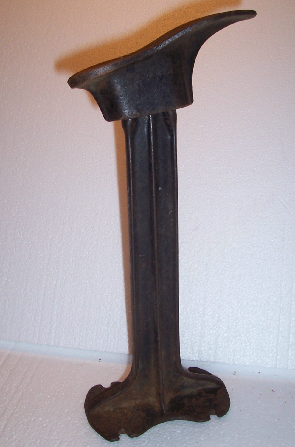 Vintage Iron Cobblers Anvil Shoe Repair Stand with Baby Vintage Iron Cobblers Anvil Shoe Repair Stand with Baby