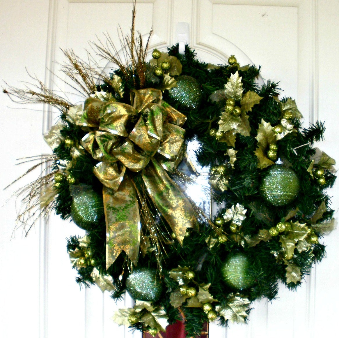 25% Off, Was 54.00, Sale Wreath, Christmas Wreath, Traditional Wreath, Green Wreath, Holiday Wreath, Gold and Green Wreath