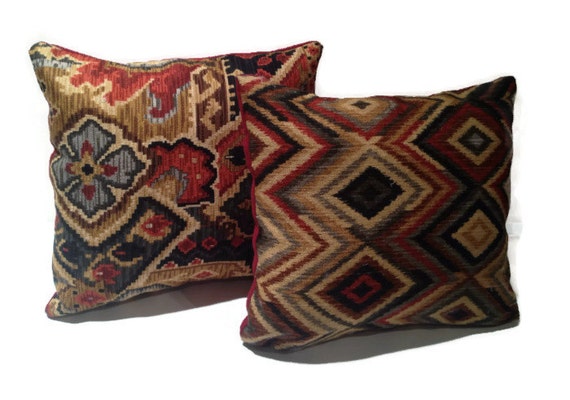 Decorative throw pillow red black blue gold THRILLOW SET