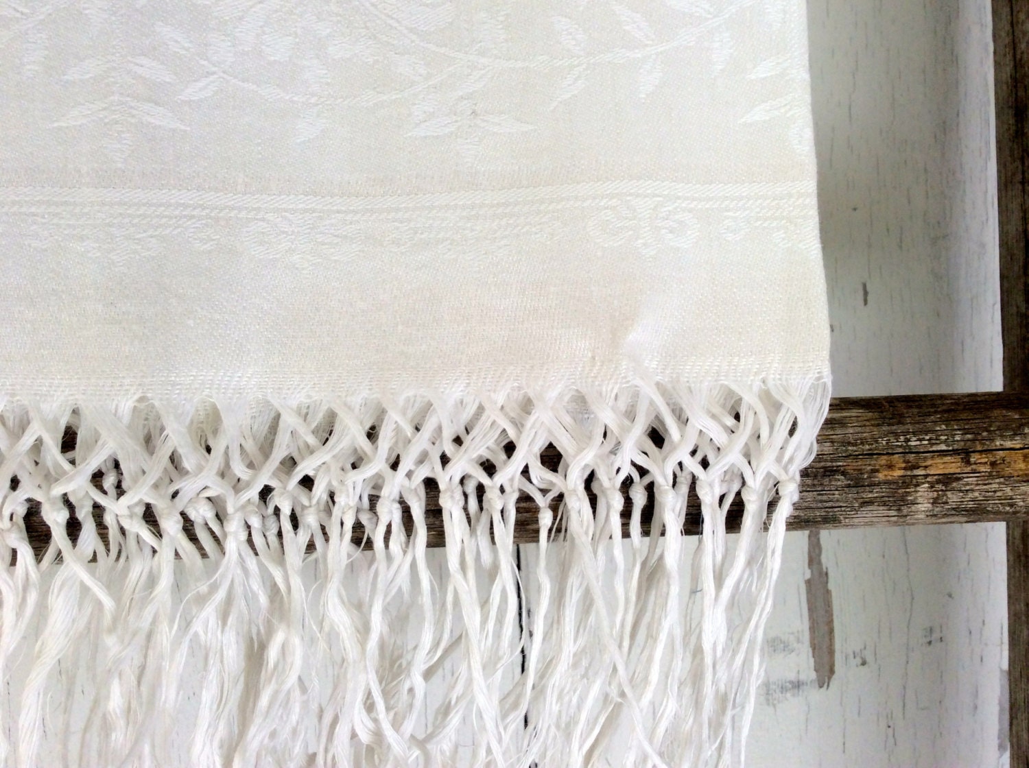 Vintage linen damask fringed hand towel