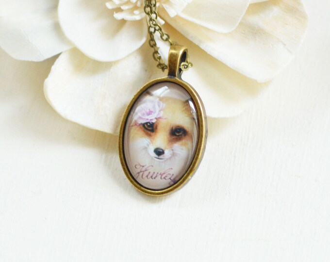 GLAMOUR // Oval pendant metal brass with the image of fox under glass // Retro, Vintage // Fashion, Style, Beauty // Soft, Pink // Hurley