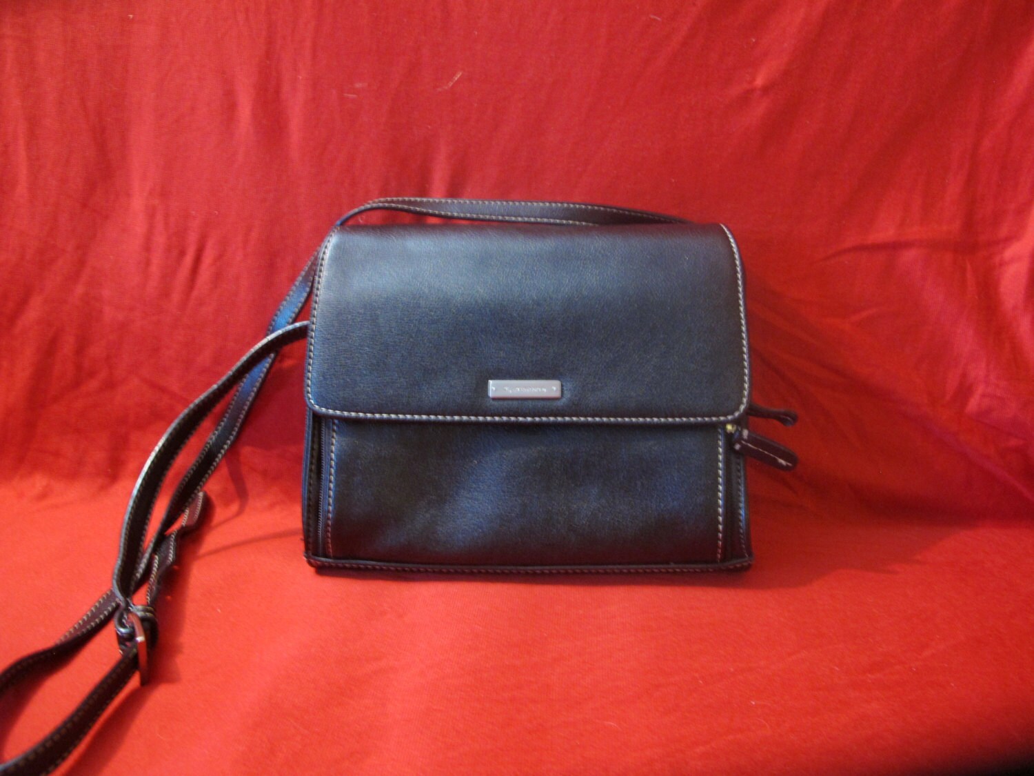 Liz Claiborne Vintage Black Shoulder Bag Purse by BulletsNThings