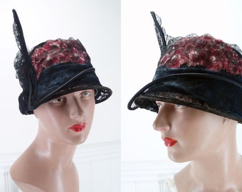 Cloche Hat 1920's Cloche Noranda Velvet Lace Flowers . Flapper Fashions . Great Gatsby . Downton Abbey .