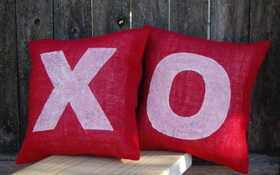 Hugs & Kisses Pillow, Valentines Day Gift, Rustic Valentine Decor,Valentine Pillow,Valentines Day Decor,Valentines Decoration,X and O Pillow