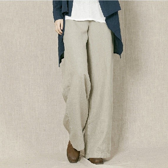 Shop by category Petite Trousers Update your office look with our new season collection of women's petite trousers. Choose from petite wide leg trousers or bootleg styles for a flattering fit or opt for comfy stretch leggings in cord and jersey.