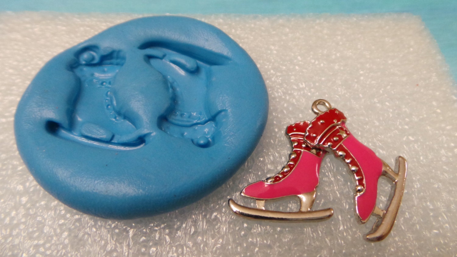 Silicone mold. ICE SKATES Ready to use with any type of