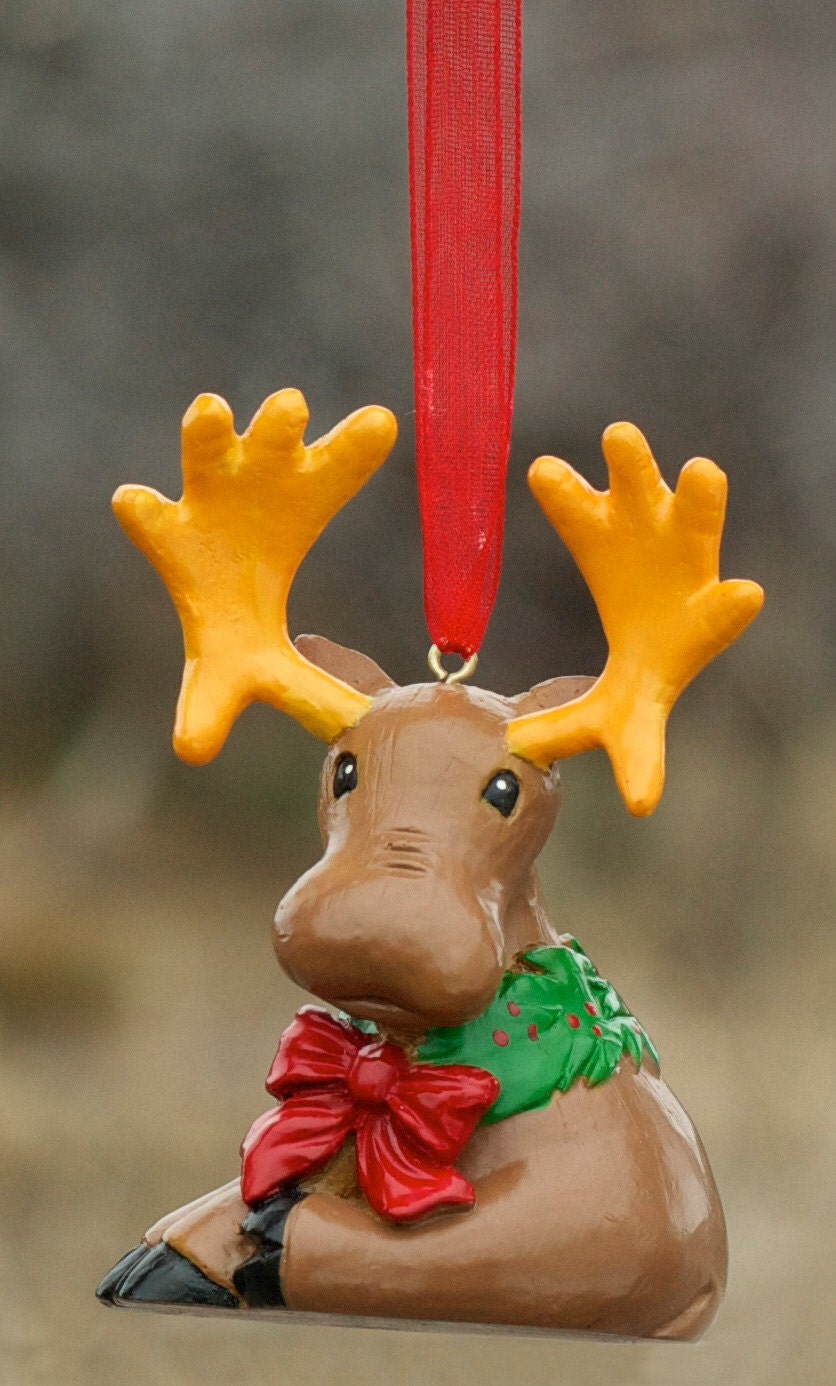 The Lost Moose Company Christmas Moose Ornaments Wreath Red