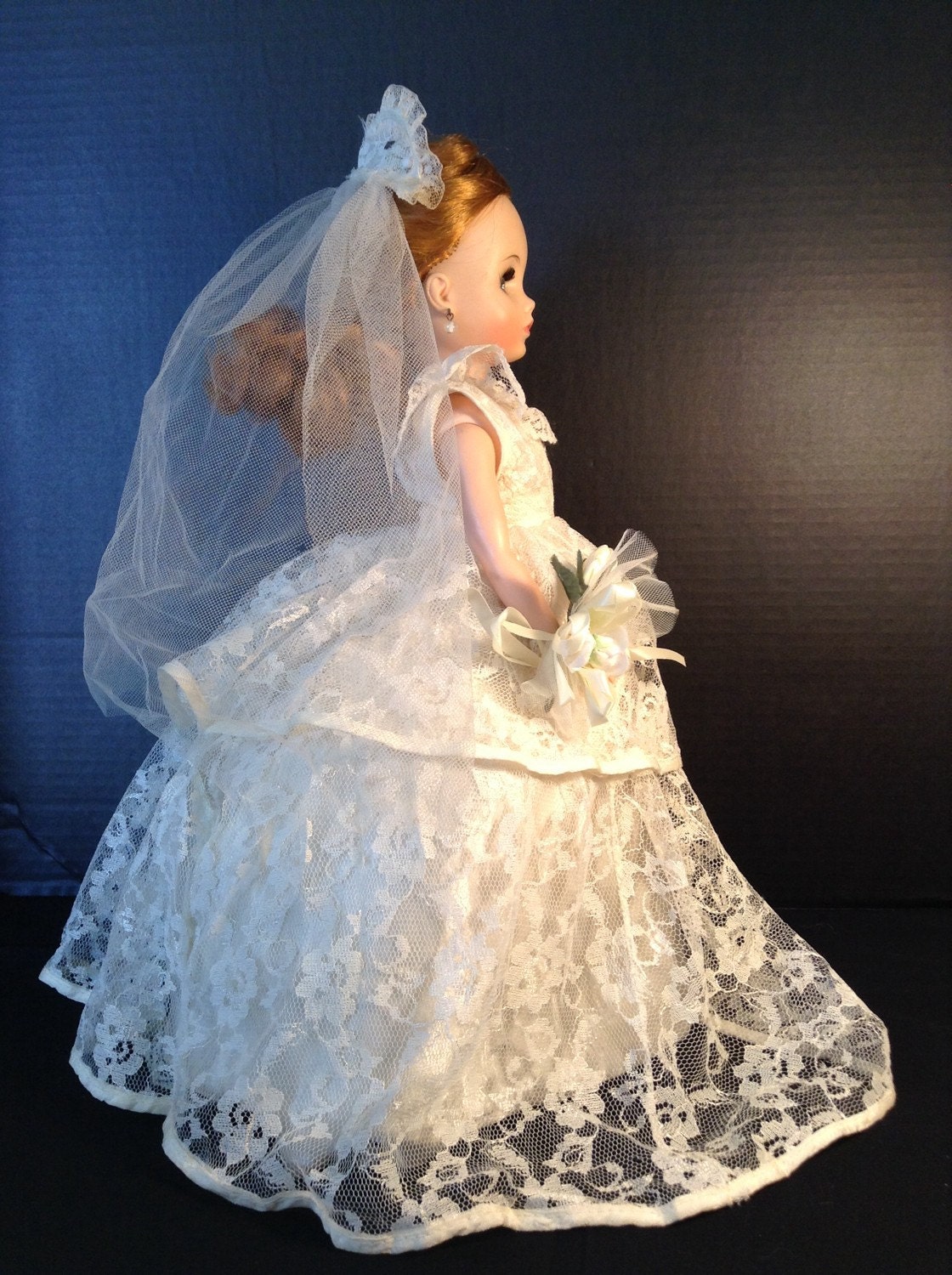 Madame Alexander Elise Bride 1960-1970. Hard plastic All