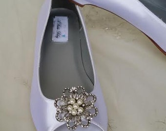 Wedding Shoes Kitten Heel Bridal Shoes with Crystal Brooch Dyeable ...