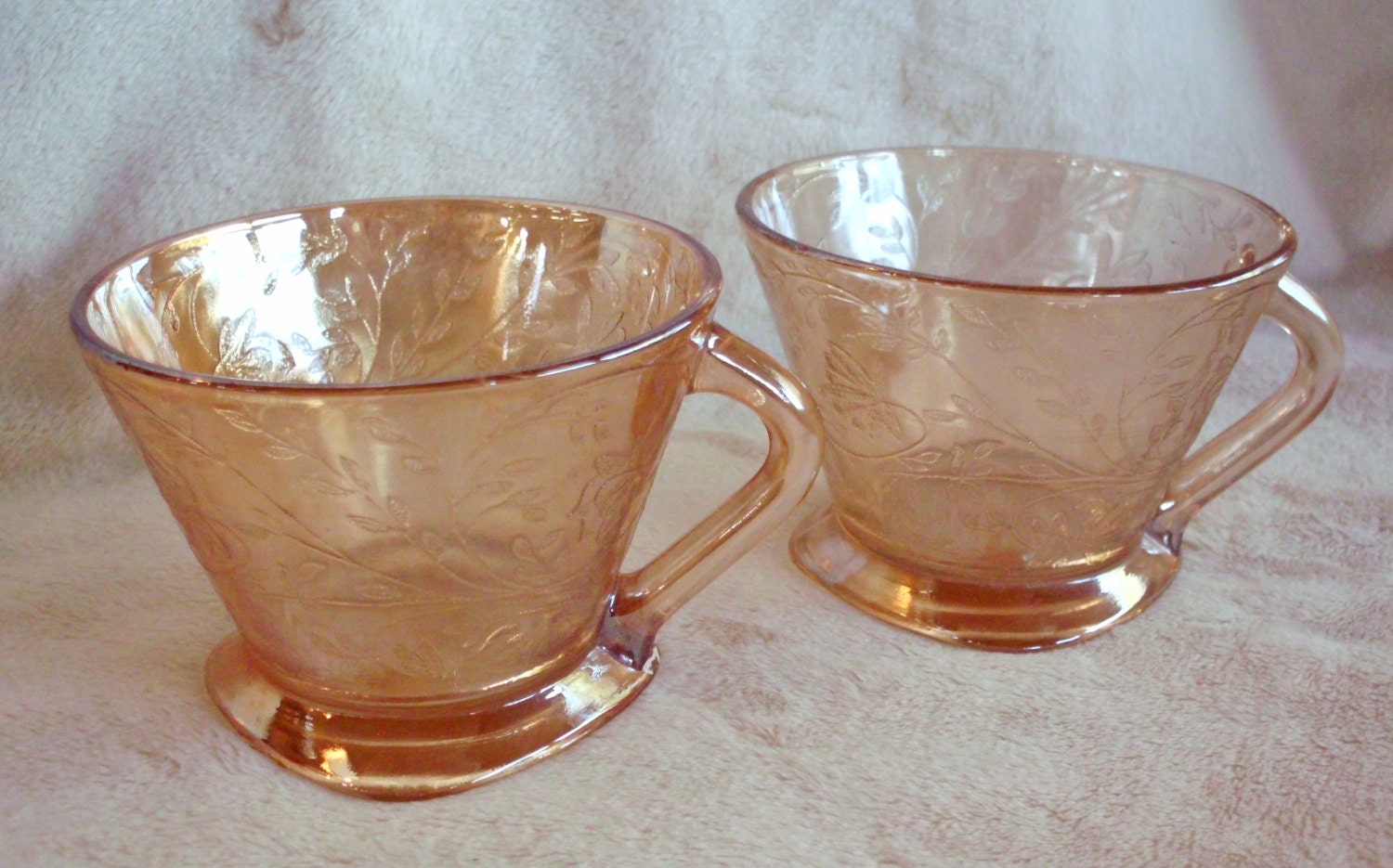 Two lovely vintage carnival glass coffee or punch cups Haute Juice