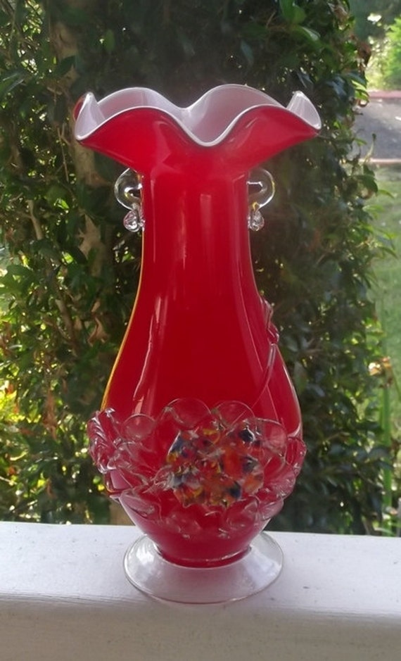 Hand Blown Red and White Cased Ruffled Art Glass Vase with 3D