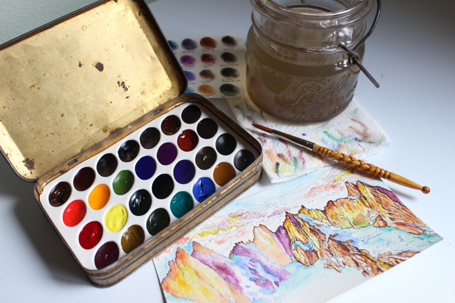 Watercolor Set in Vintage Tin Artist Colors Travel Paints 28