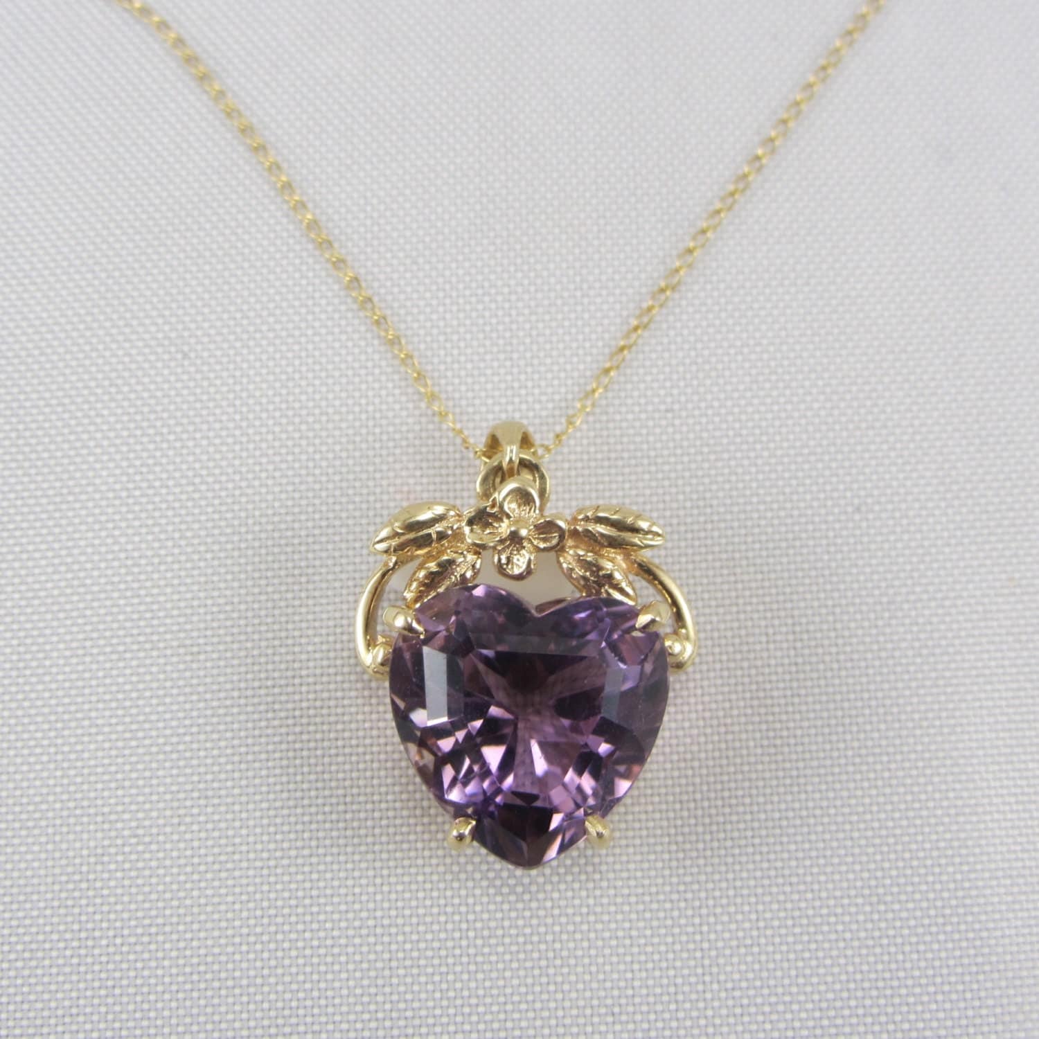 Vintage 14K Gold Amethyst Pendant Necklace Purple Gemstone