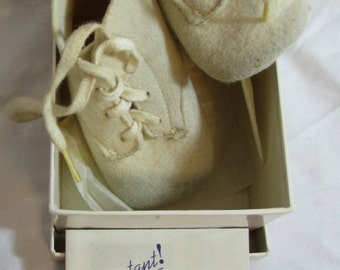 Vintage Wool Felt Baby Shoes, White, 1940's