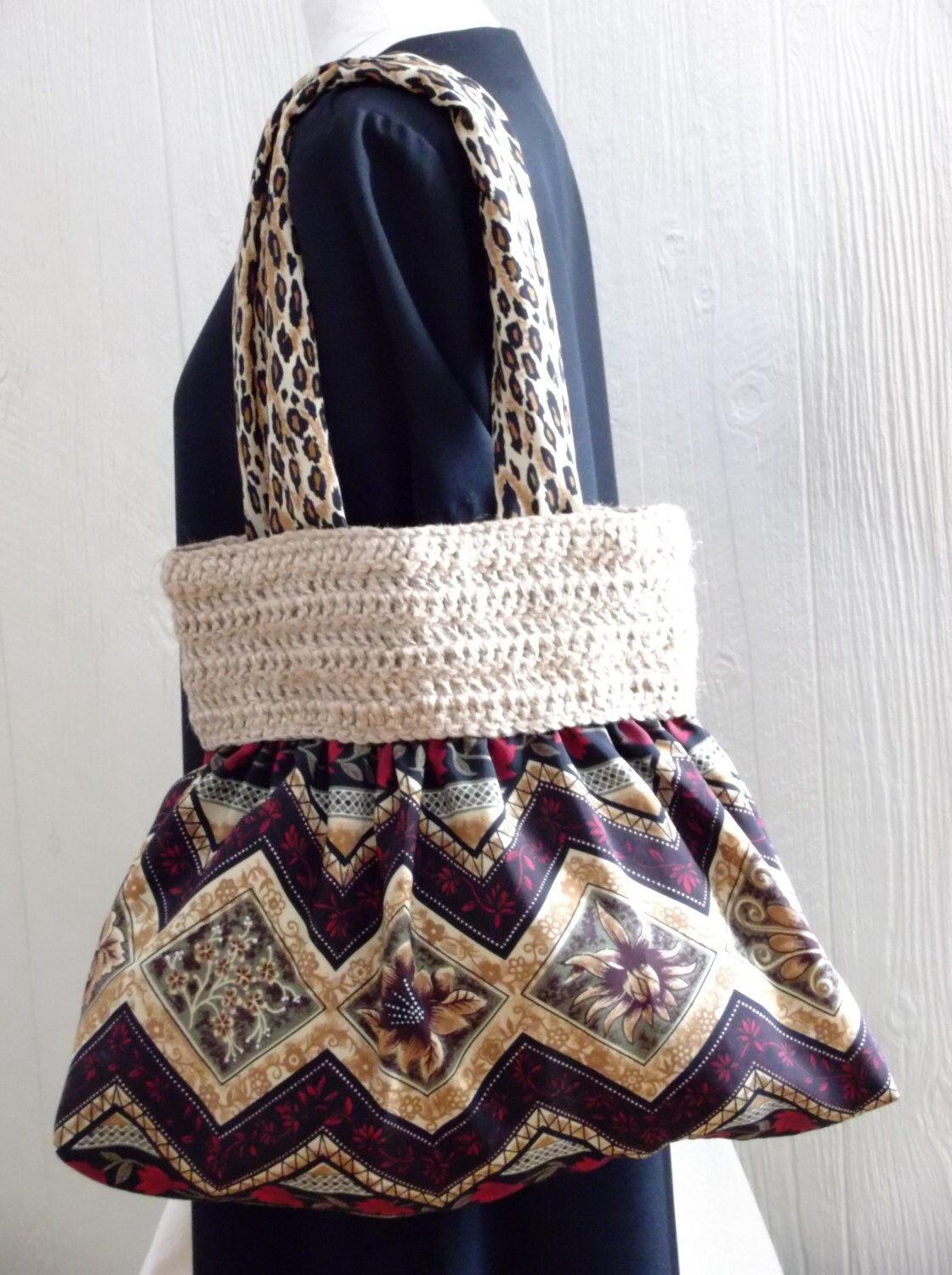Dressy tote of jute twine and African themed fabric