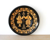 Vintage Russian wall plate / folk art / ethnic farm house style / eclectic home decor / rustic wall decor / country cabin decor / straw art