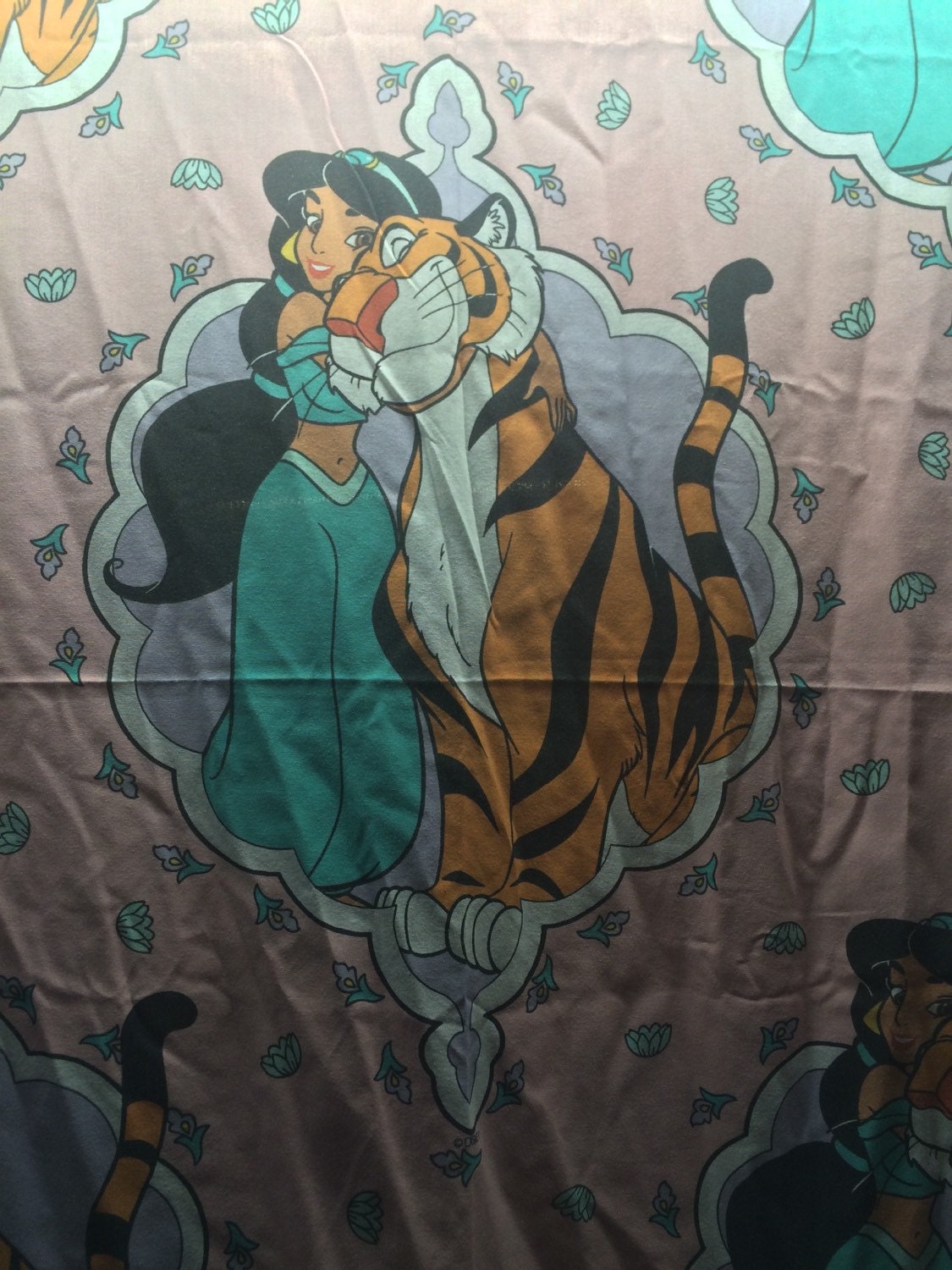 Complete Princess Jasmine twin sheet set from Disneys Aladdin