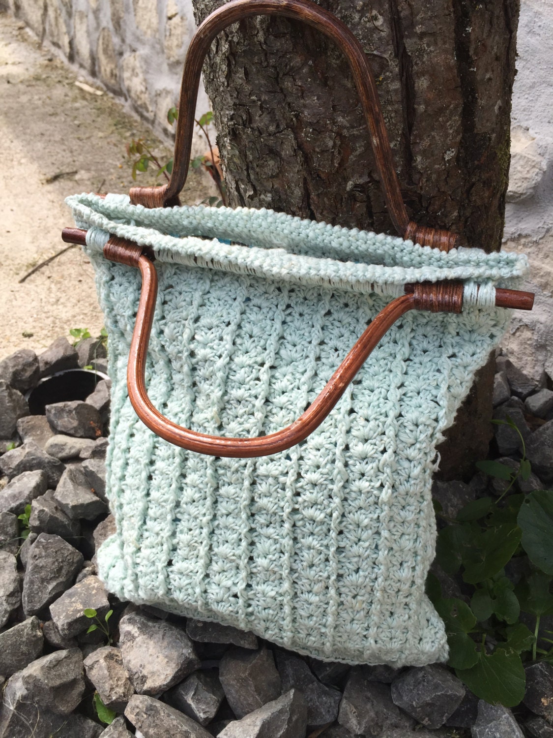 Crochet bag with wooden handles