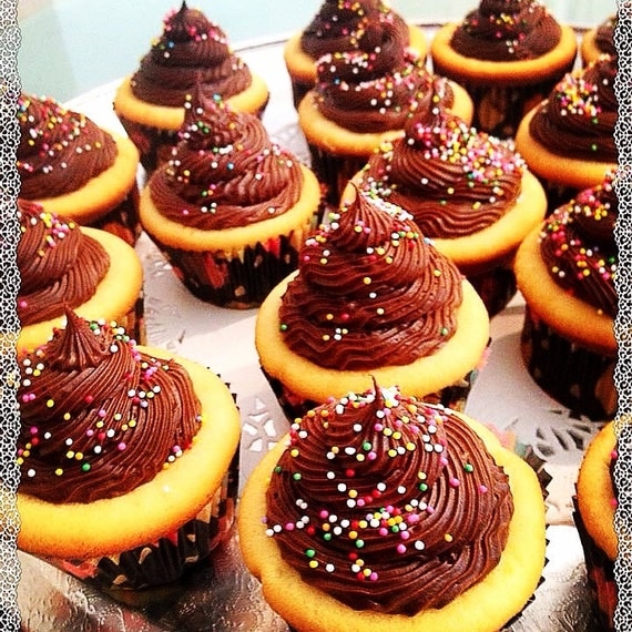 1 dz of Cupcakes! (Kosher, Pareve)