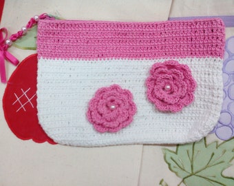 5 Wallet in white and pink crochet
