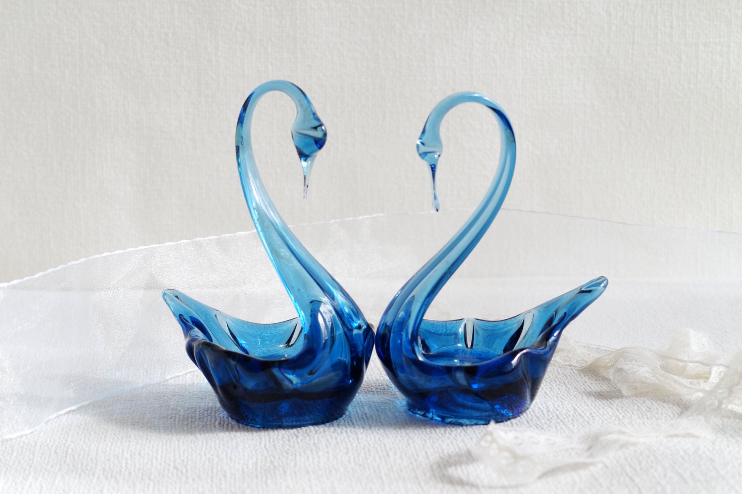 Vintage swan figurines Glass swan bowl Pair of swans by Retronom