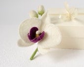 White Orchid Brooch / orchid pin / white boutonniere / corsage brooch / orchid jewelry / handmade felted flowers pins / white flower jewelry White Orchid Brooch / orchid pin / white boutonniere / corsage brooch / orchid jewelry / handmade felted flowers pins / white flower jewelry