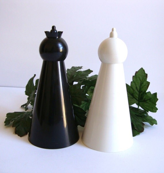 Pepper Grinder and Salt Shaker King and Queen Chess Pieces