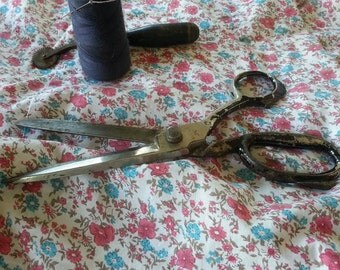 Vintage sewing shears, antique sewing scissors, Singer antique sewing scissors, big vintage scissors