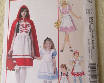 Simplicity 8074 Costume Warrior Queen Cosplay Sewing Pattern