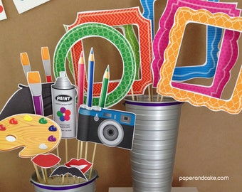 Artist Printable PHOTO BOOTH PROPS paint brushes, camera, painters palette, beret - Editable Text >> Instant Download | Paper and Cake