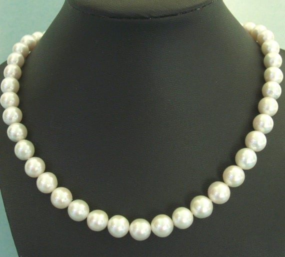 Freshwater AAA pearls 18 inch Pearl necklace with large