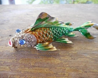 Vintage Enamel & Rhinestone Swimming Fish Trembler Pin Brooch