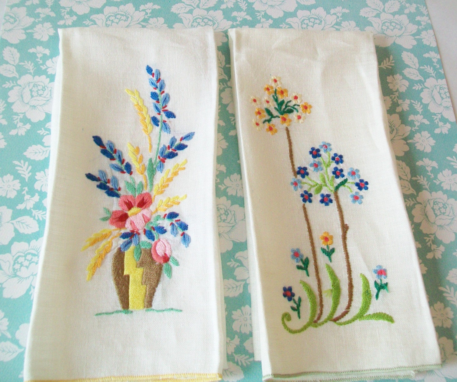2 Vintage Linen Hand Towels fingertip towels decor