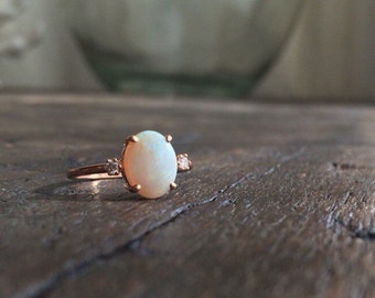 Custom engagement rings opal