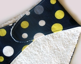 Bandana Bib, dribble bib in black lolli dots