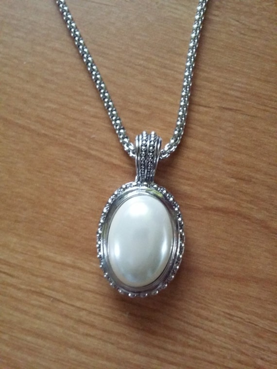 Beautiful Jewelry Badge Holder