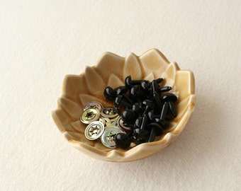 10.5mm Black Craft Safety Eyes / Amigurumi Eyes / Animal Eyes / Plastic / Doll Eyes - 10 pairs