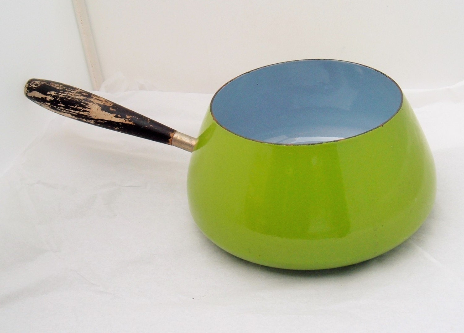 Little Enamel avocado green sauce pan, green fondue pot, Vintage green ... Little Enamel avocado green sauce pan, green fondue pot, Vintage green ...