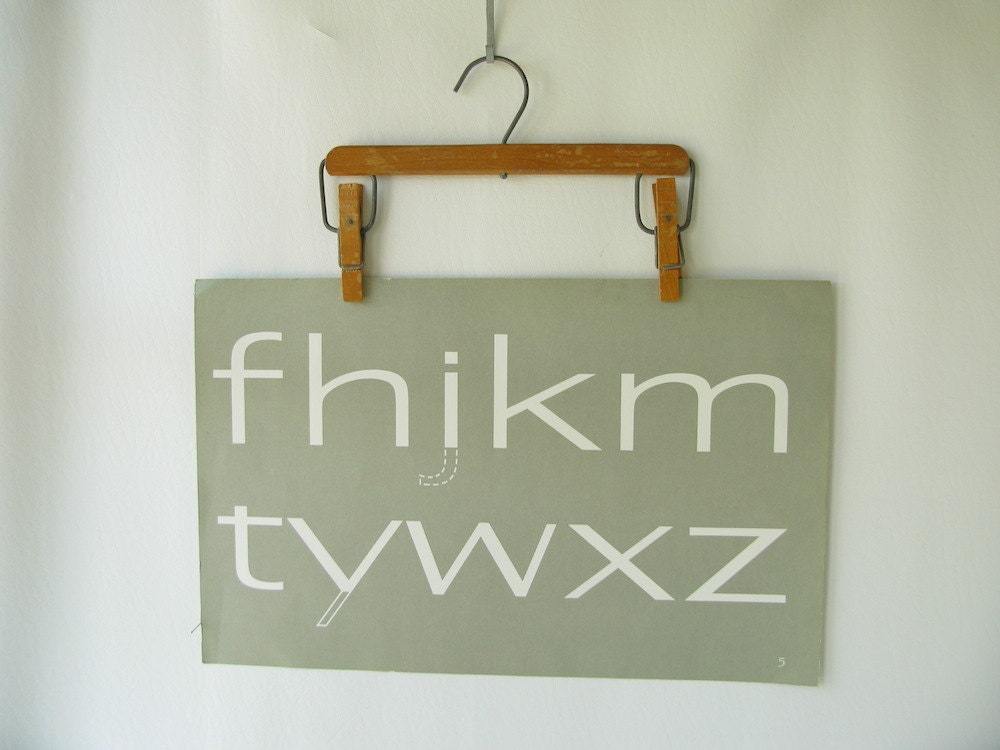 Vintage Wood Clothespin Hanger, display, primitive Haute Juice