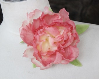 Cute silk flower with clip back 1 piece listing