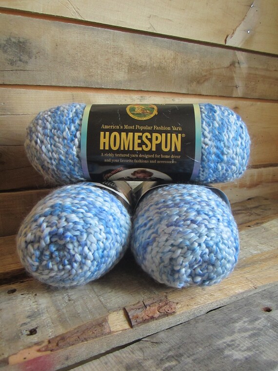 Lion brand homespun yarn in delft blue bulky weight yarn Sky