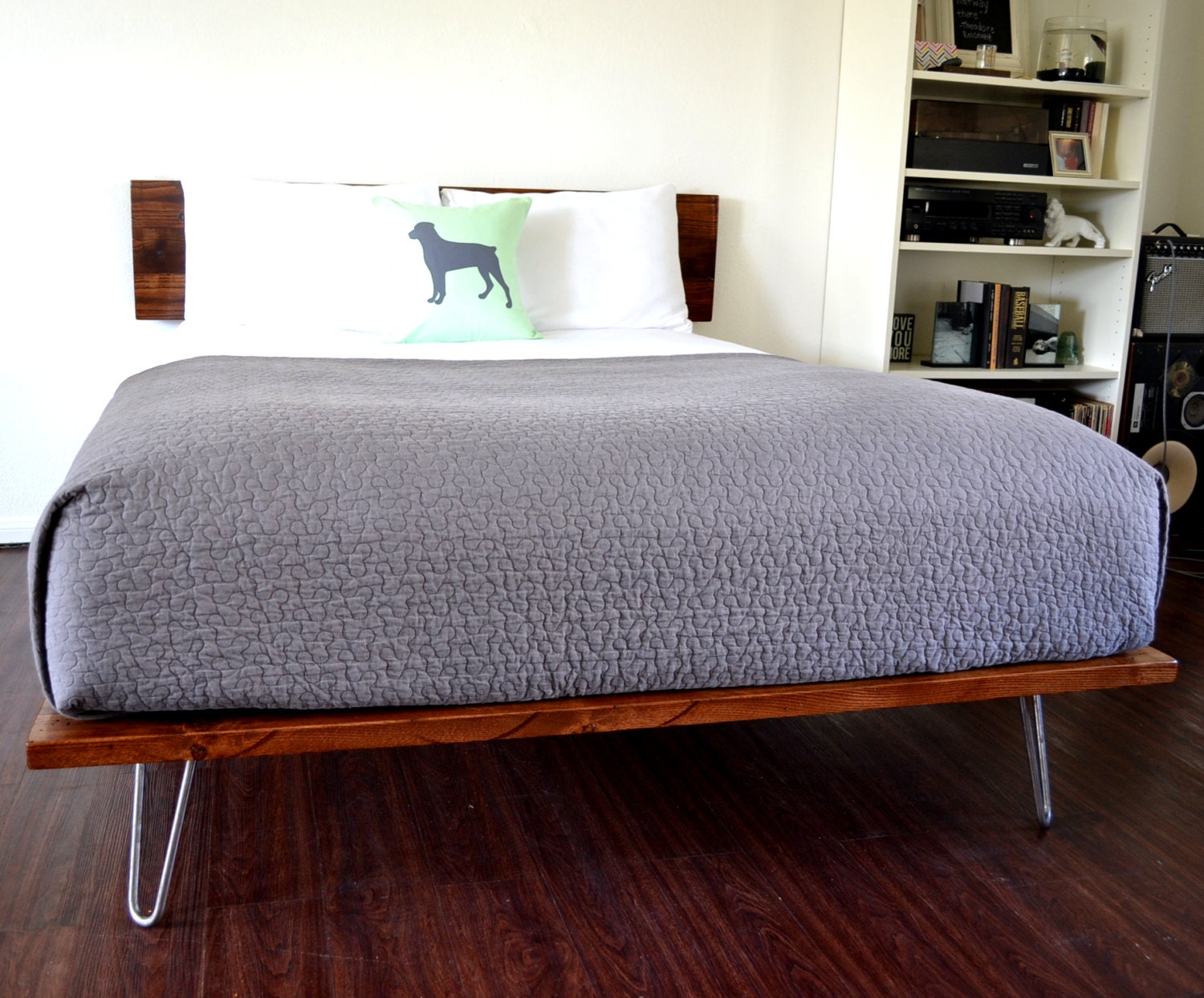 Platform Bed And Headboard Queen Size On Hairpin Legs Minimal - ðzoom platform bed and headboard queen size on hairpin legs minimal - ðzoom