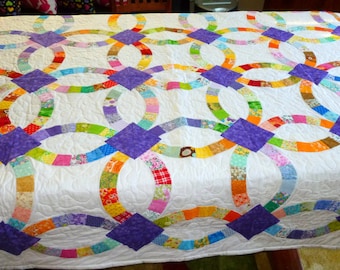 Double Wedding Ring Quilt in Multi Colored