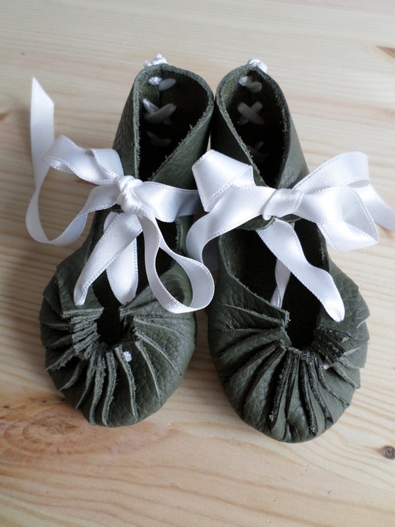 Green leather roman sandals medieval baby shoes by AvalondesignsNL