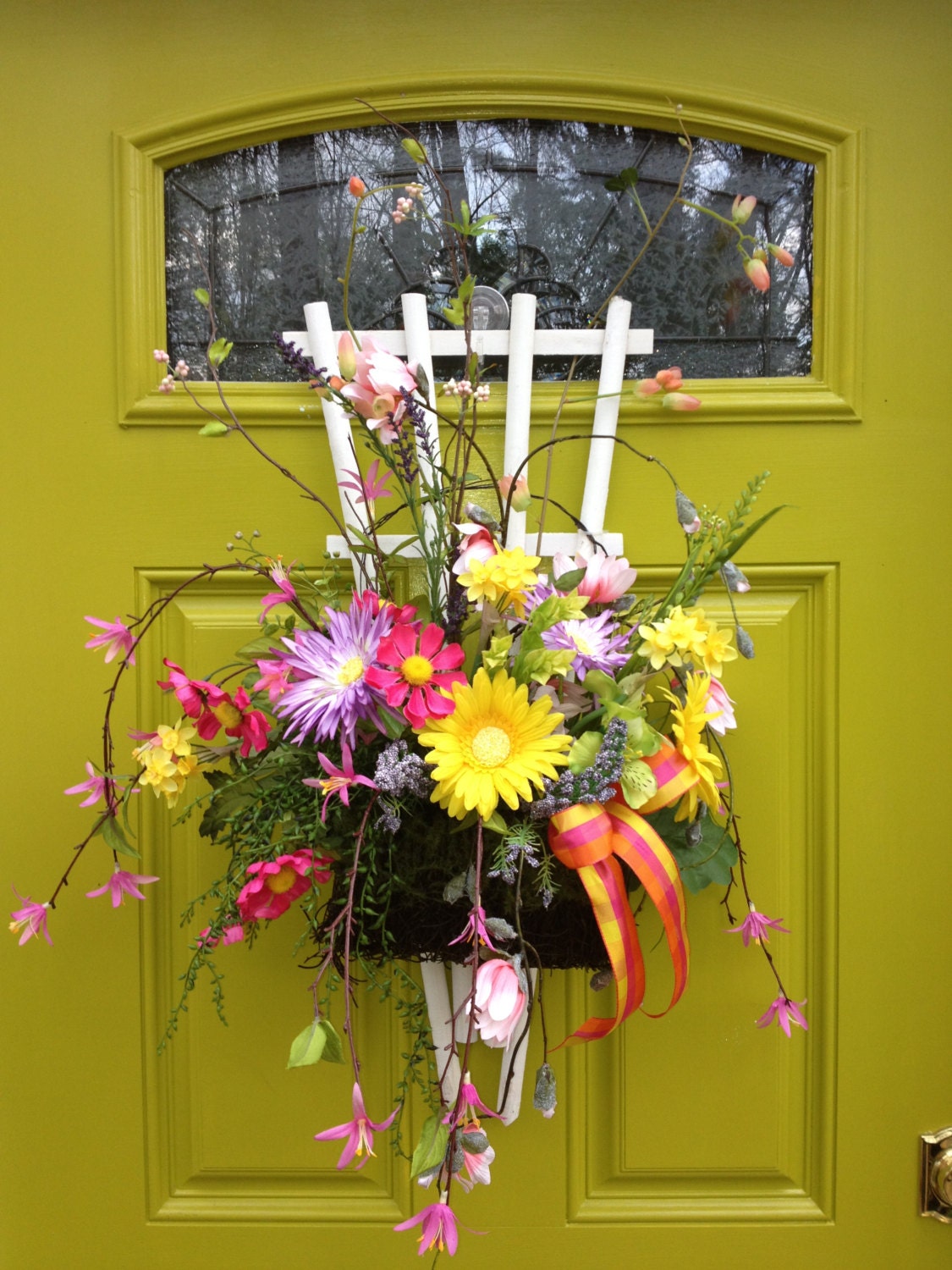 FRONT DOOR TRELLIS Whitewashed Trellis Wreath with Moss and