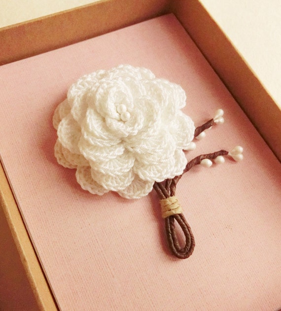 Crochet Boutonniere - Groom and groomsmen boutonniere - White Lapel Flower. Single Rose Boutonniere, Groom Buttonhole. Prom Boutonniere.