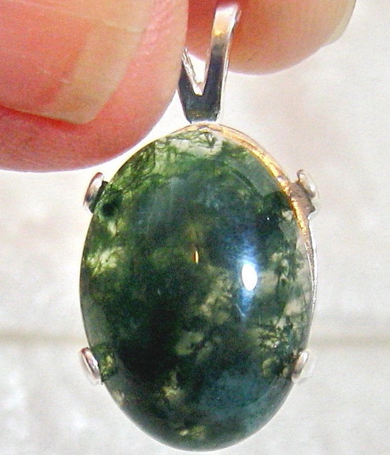 18x13mm Medium Dark Green Moss Agate Pendant Green Chalcedony