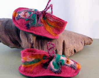 Baby booties/dragon baby booties/wool felt baby booties/pink wool felted baby booties/needle felted baby booties/newborn shoes/felt shoes
