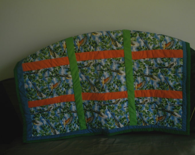 Bird Wall Hanging (green), Mini Quilt, Lap Quilt, Wall Hanging or Bird Quilt