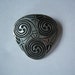Broche Vintage St. Justin – Celtique En étain Et émail – Couleur Dorée